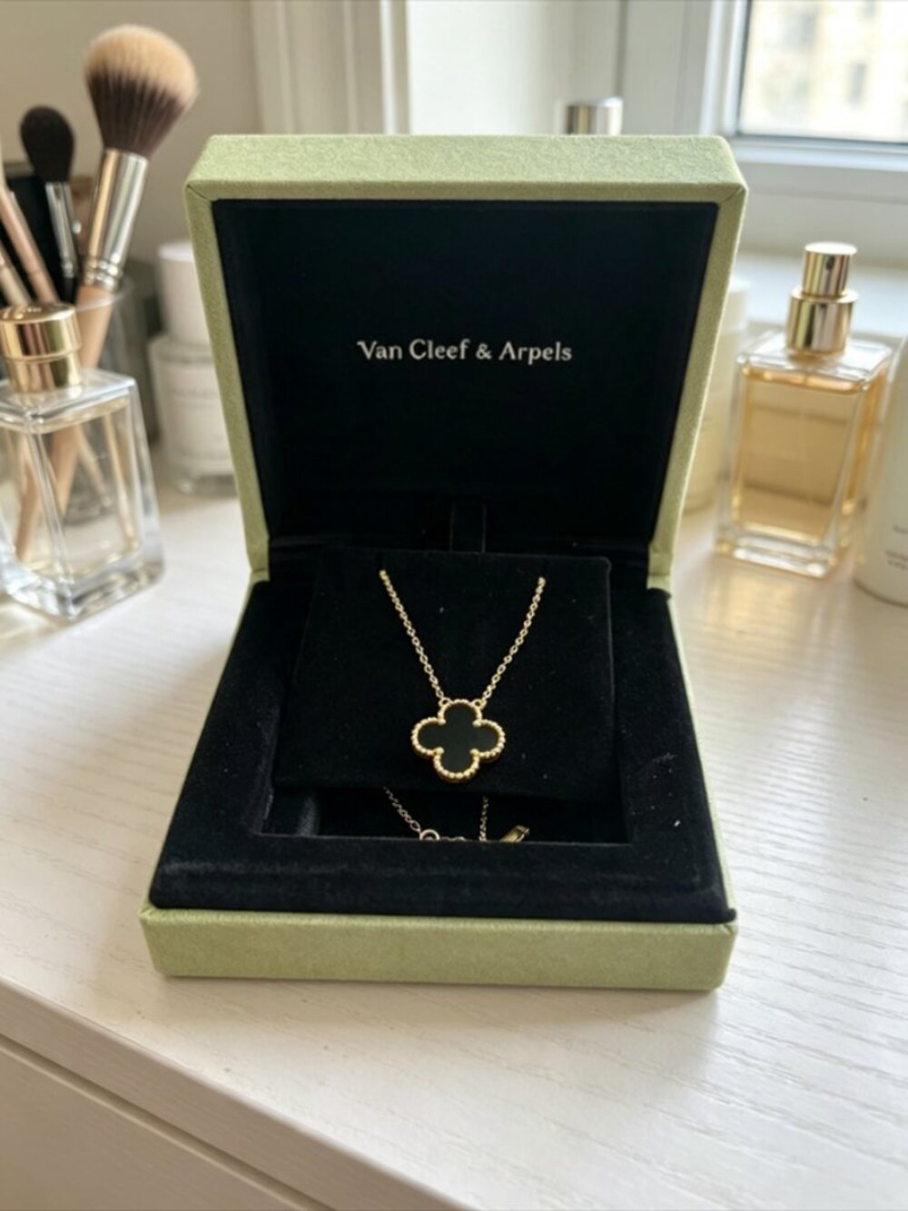 ✨Van Cleef & Arpels Black Necklace✨